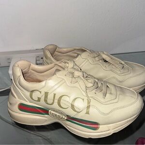 Gucci Beige Sneakers with Green and Red Stripe